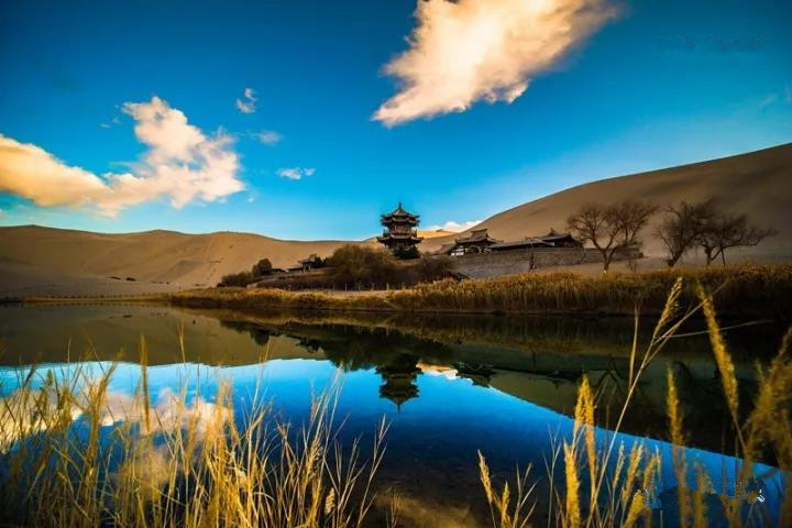 敦煌鸣沙山景区荣获2017年度旅游明星目的地奖